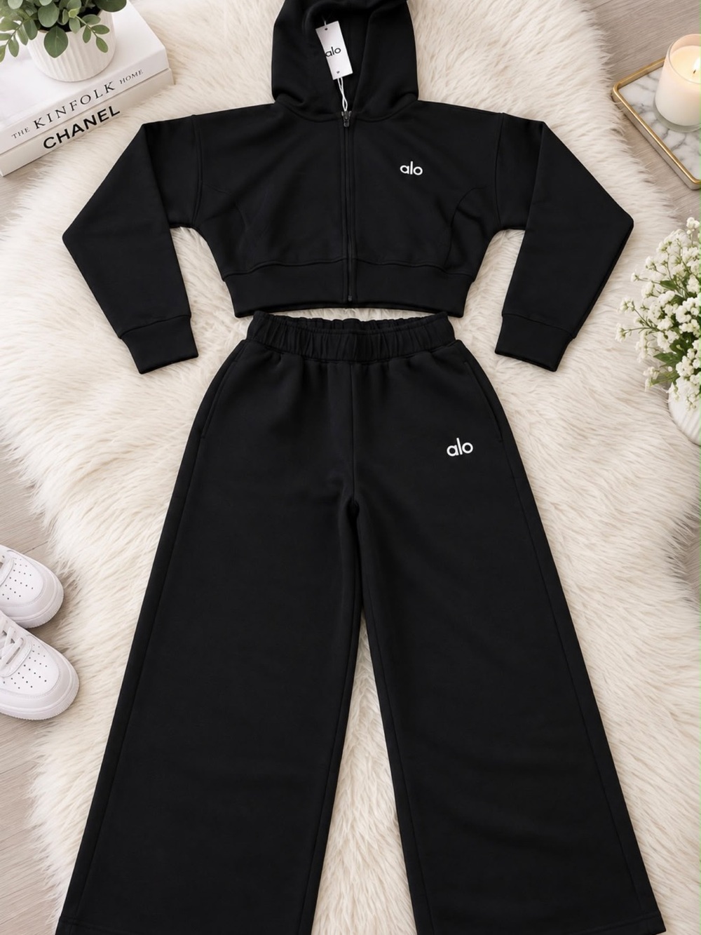 ALO Yoga Kids Black Wide-Leg Sweatpants